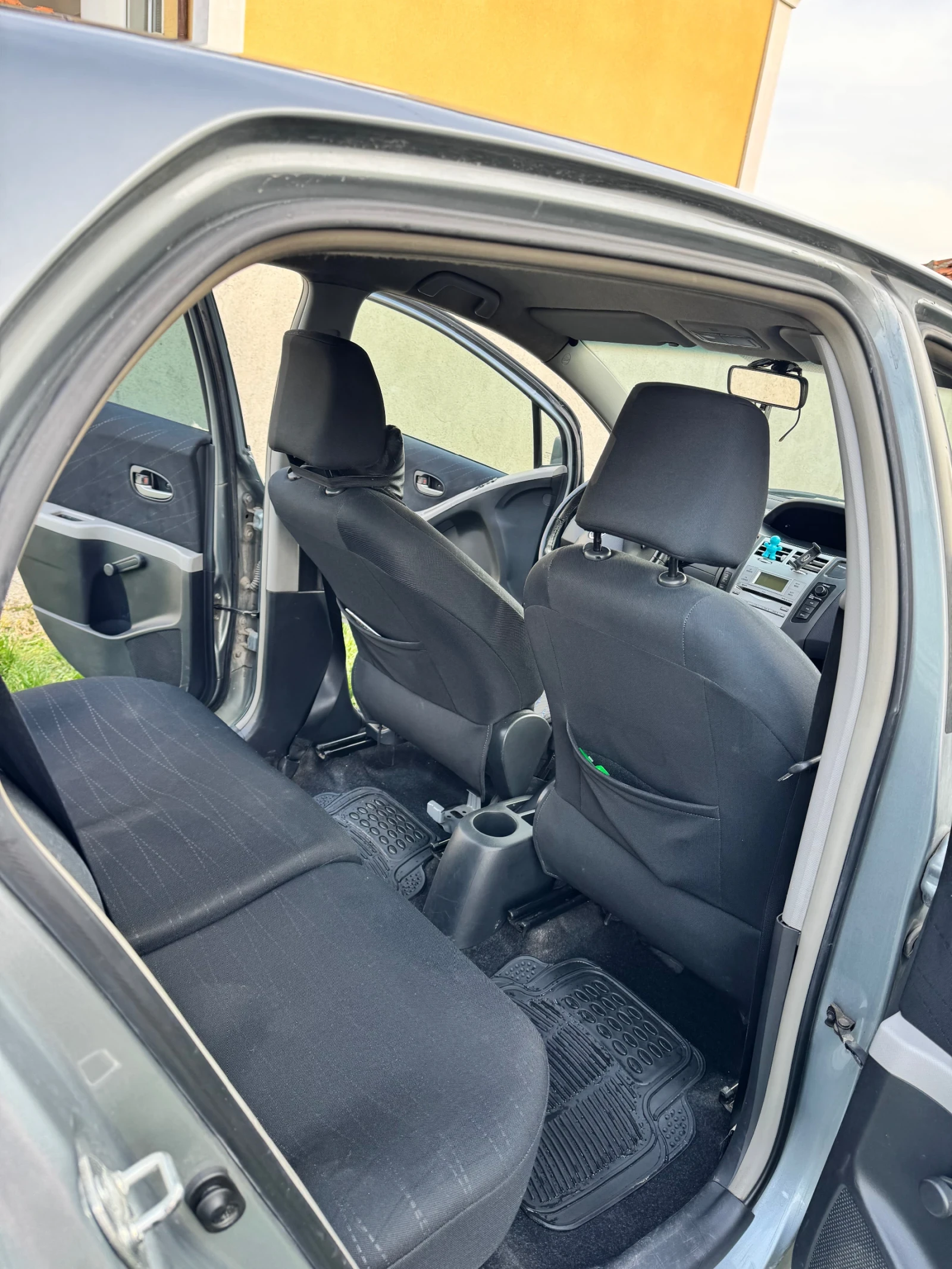 Toyota Yaris, снимка 10 - Автомобили и джипове - 53925328