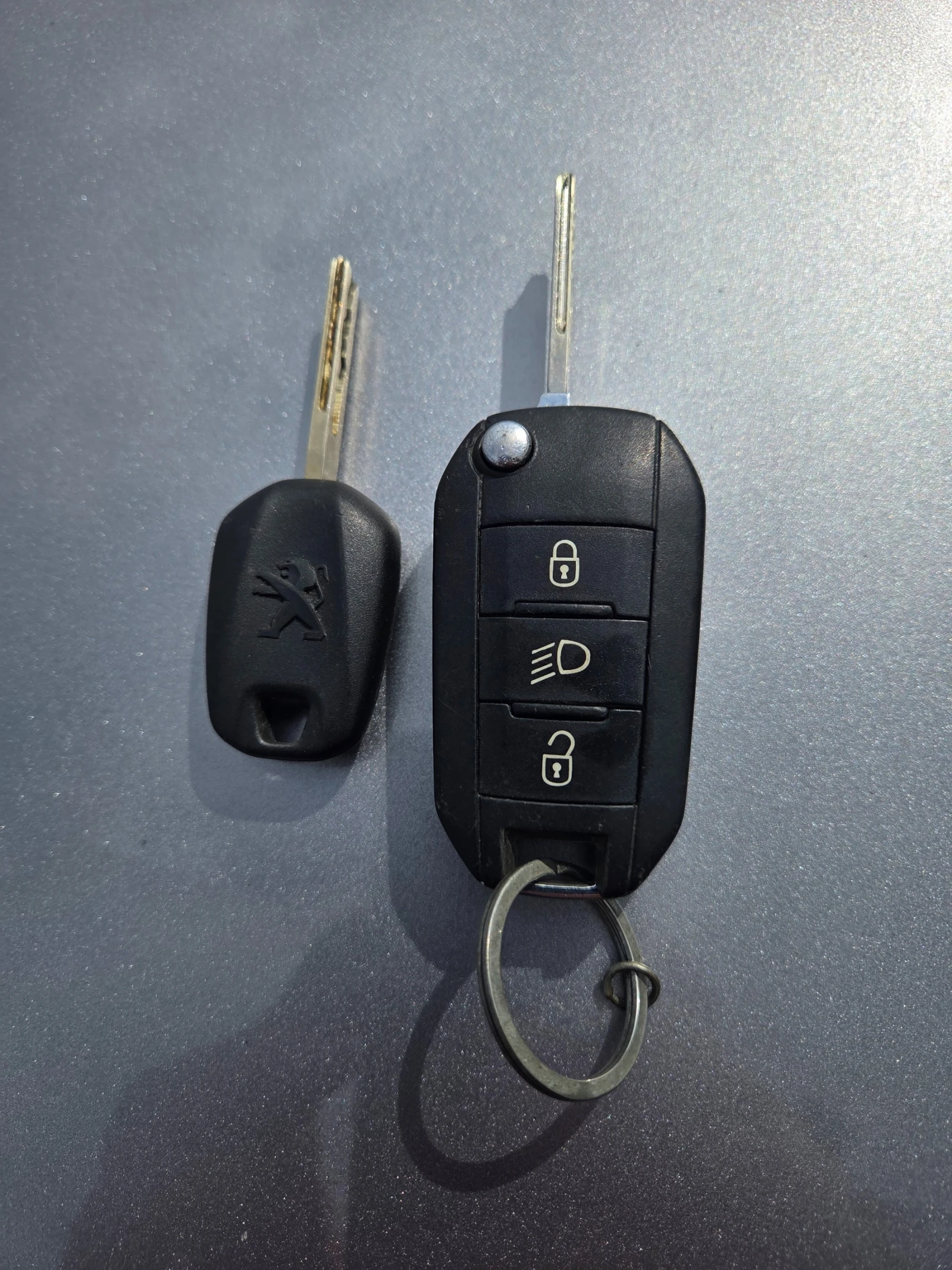 Peugeot 2008 1.5 HDi-Фул екстри , снимка 14 - Автомобили и джипове - 53984186