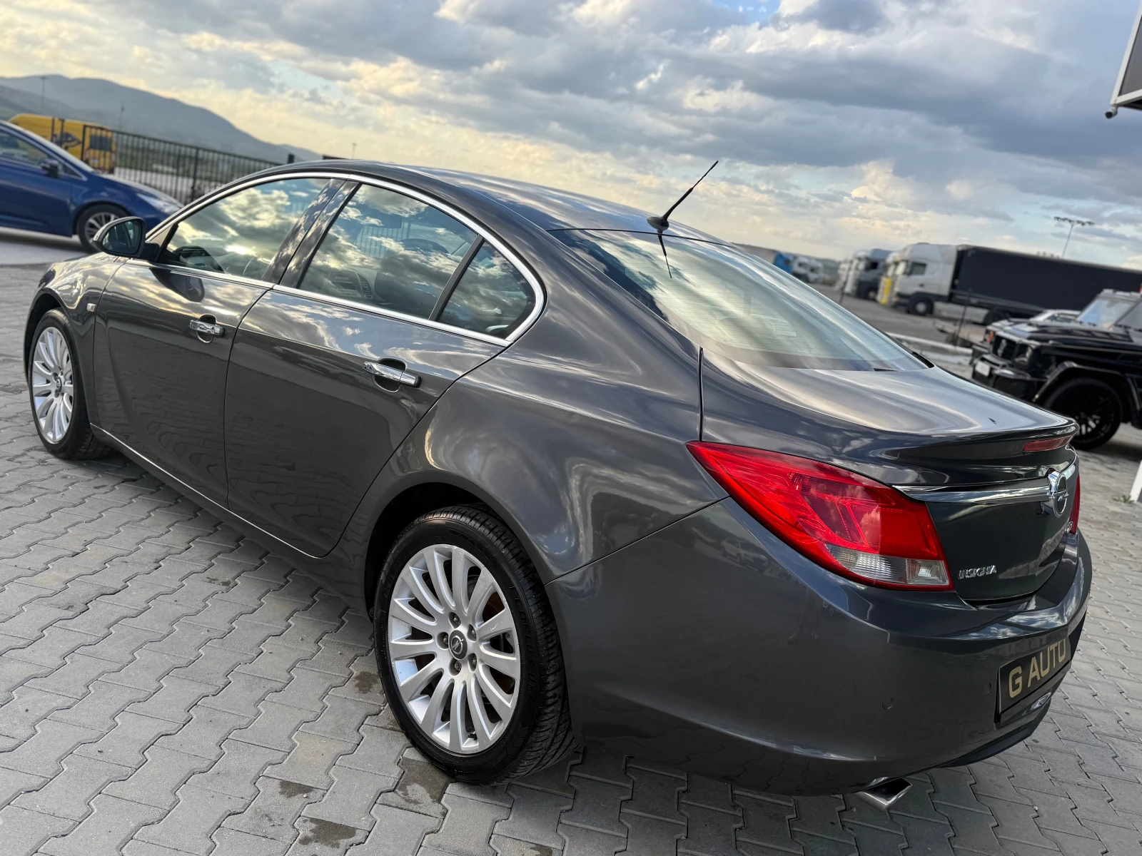 Opel Insignia 2.0 TDCI TOP !!!, снимка 7 - Автомобили и джипове - 54549575