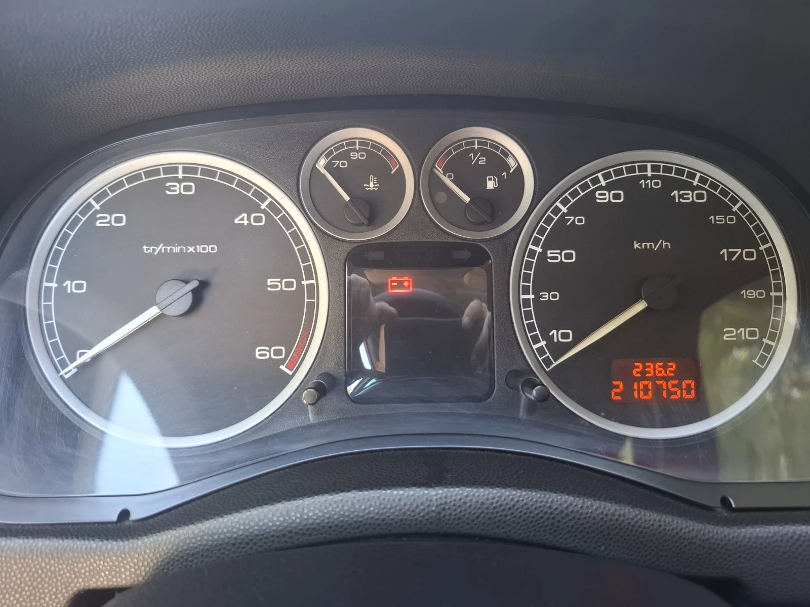 Peugeot 307 HDI, снимка 11 - Автомобили и джипове - 54739234