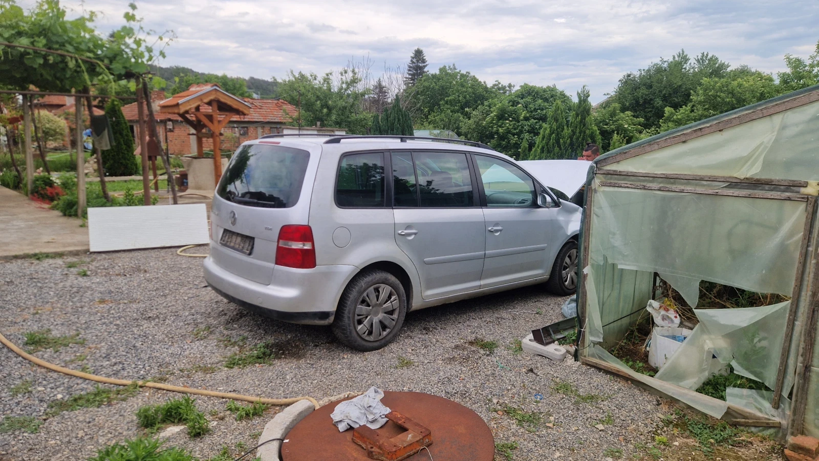 VW Touran 1.9tdi, снимка 4 - Автомобили и джипове - 54768924