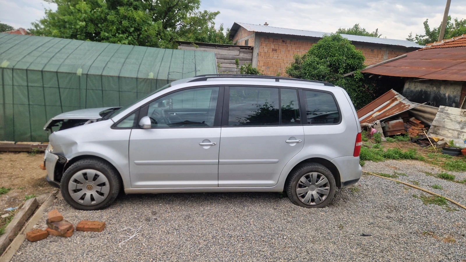 VW Touran 1.9tdi, снимка 3 - Автомобили и джипове - 54768924