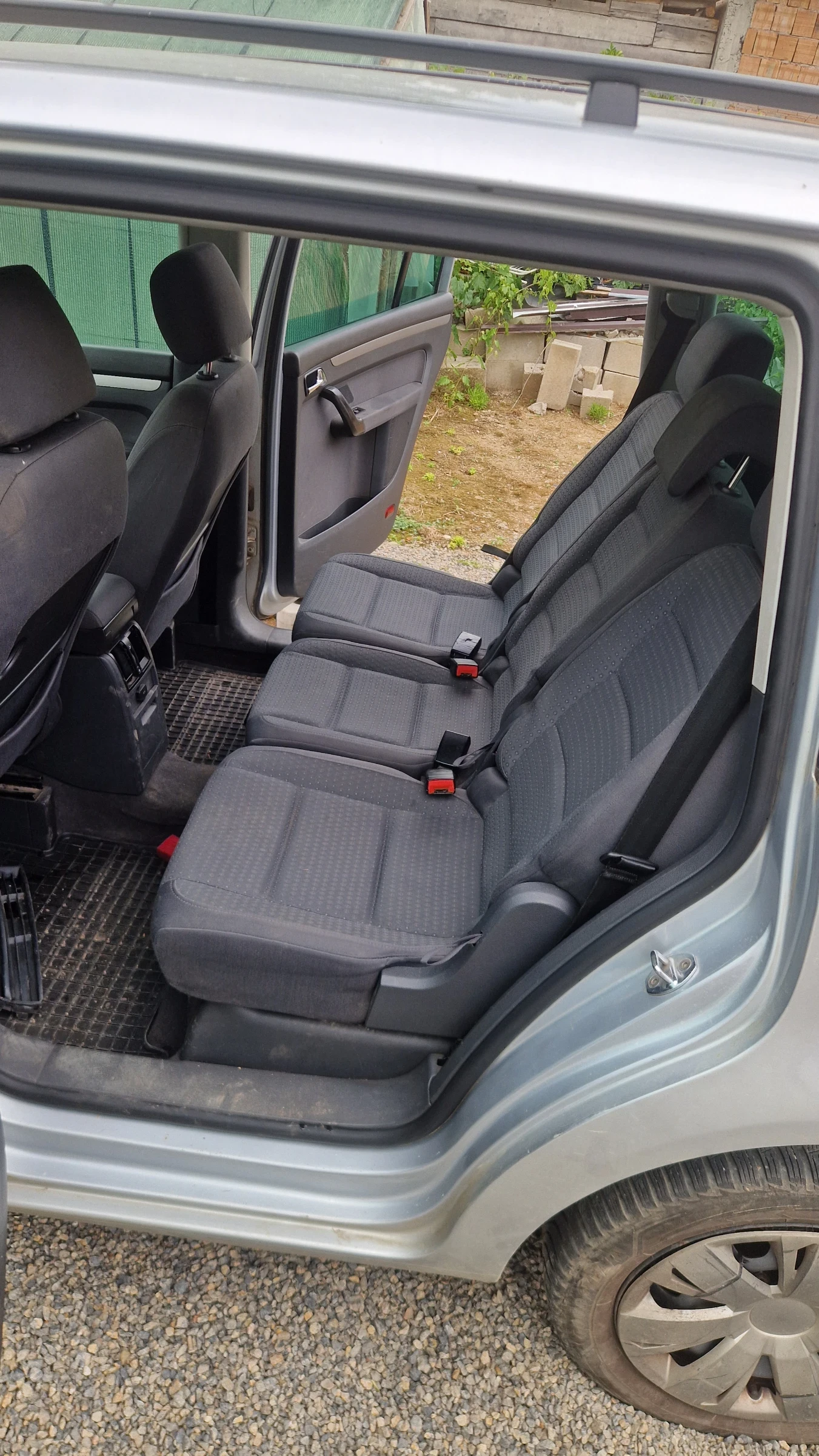 VW Touran 1.9tdi, снимка 6 - Автомобили и джипове - 54768924