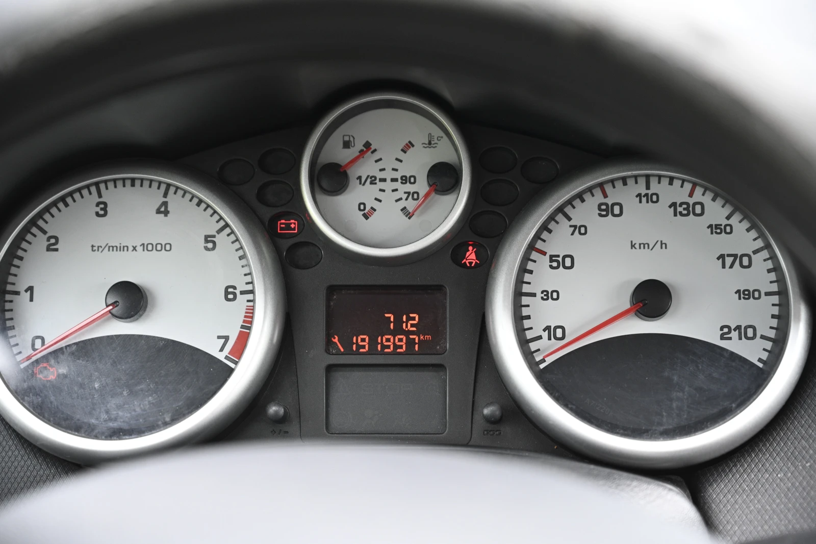Peugeot 207 1.4, снимка 9 - Автомобили и джипове - 54963238