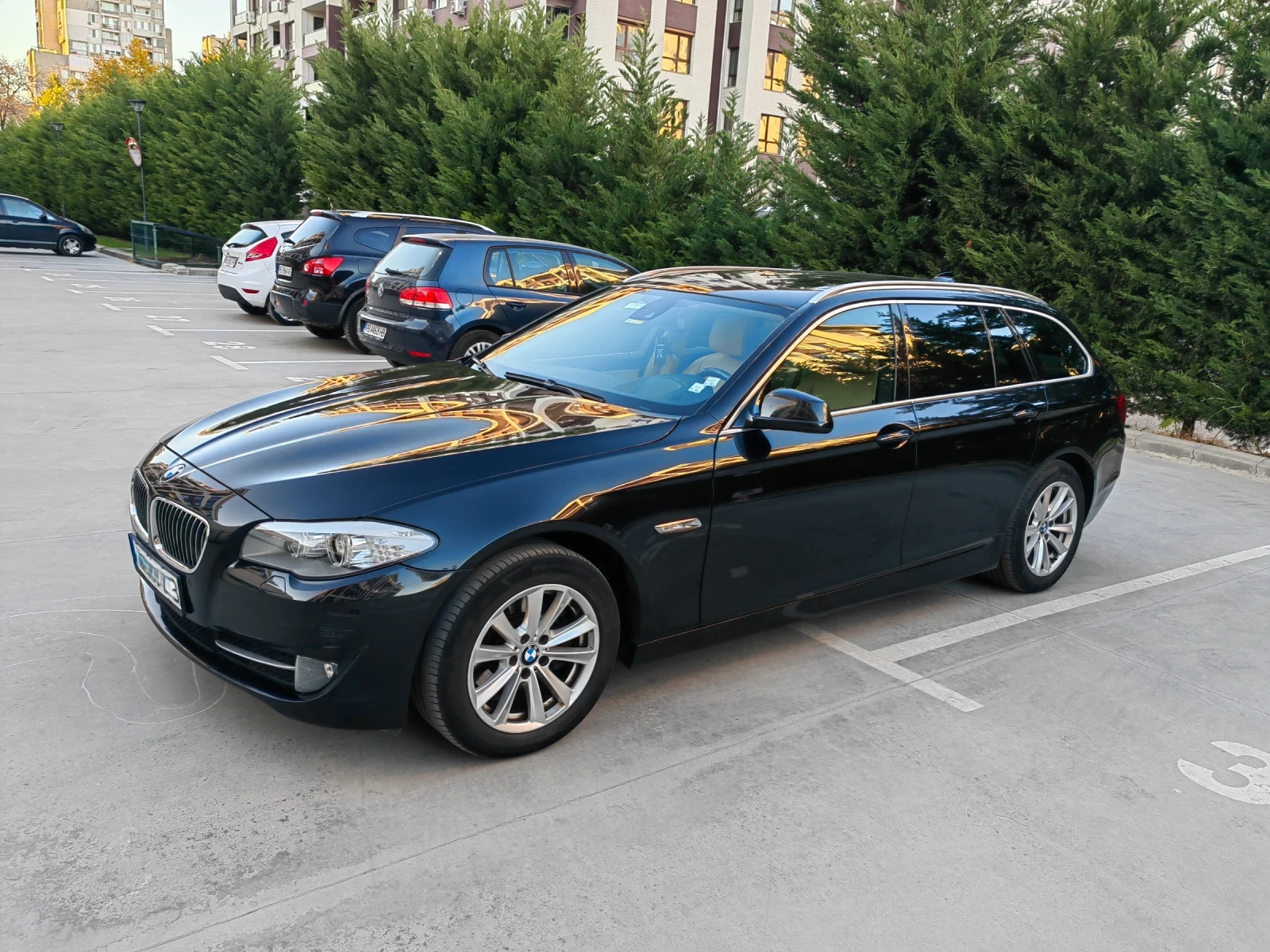 BMW 520 F11 /Панорама/Динамик драйв, снимка 2 - Автомобили и джипове - 55315855