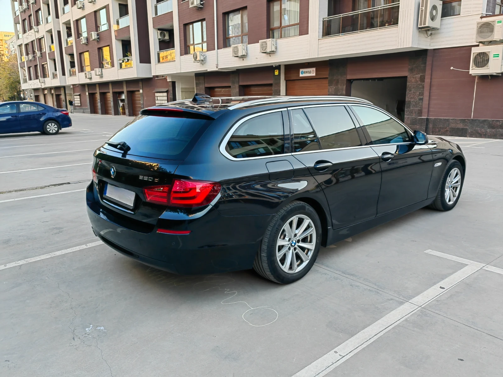 BMW 520 F11 /Панорама/Динамик драйв, снимка 3 - Автомобили и джипове - 55315855