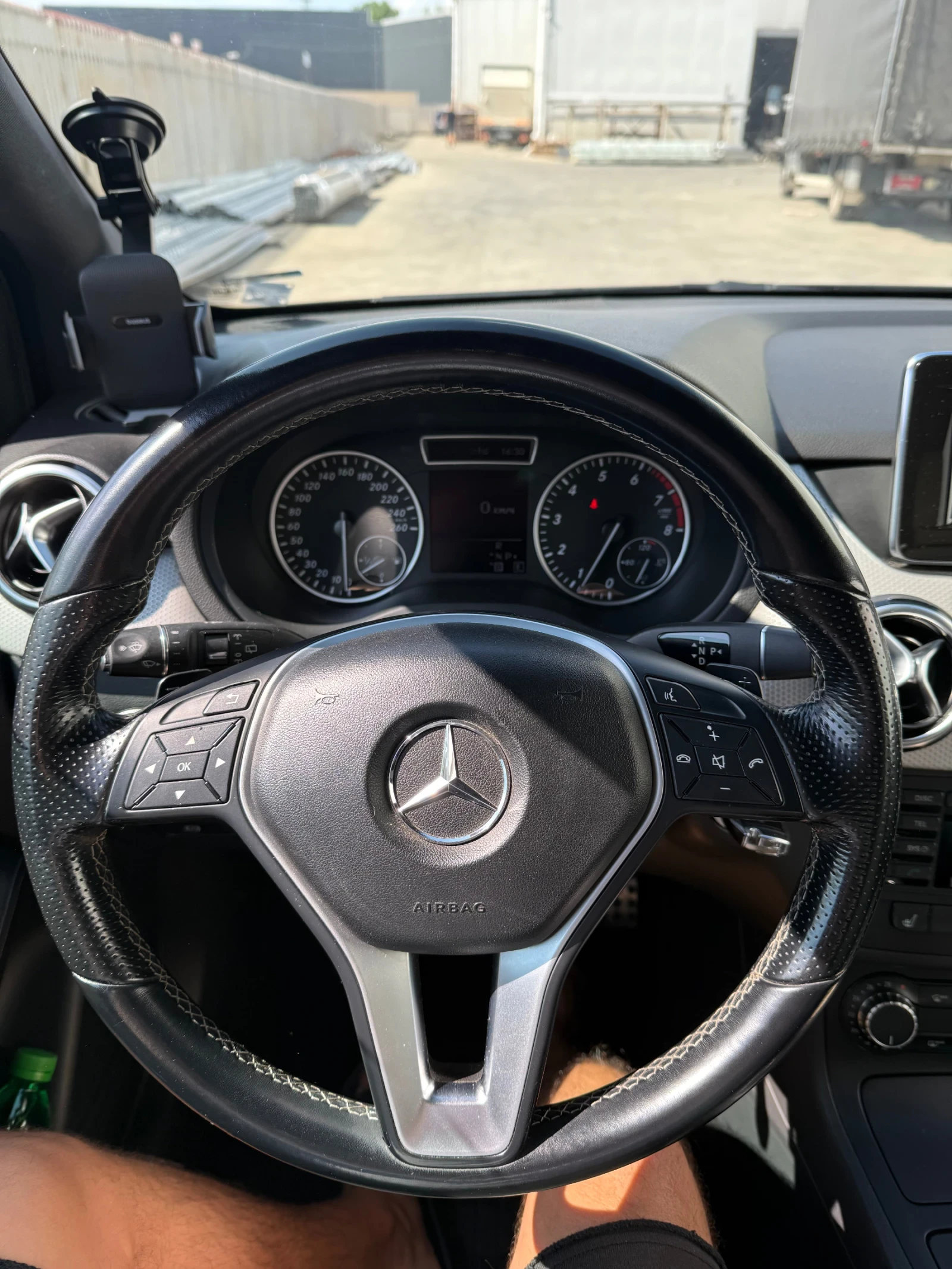 Mercedes-Benz B 180, снимка 16 - Автомобили и джипове - 55437210