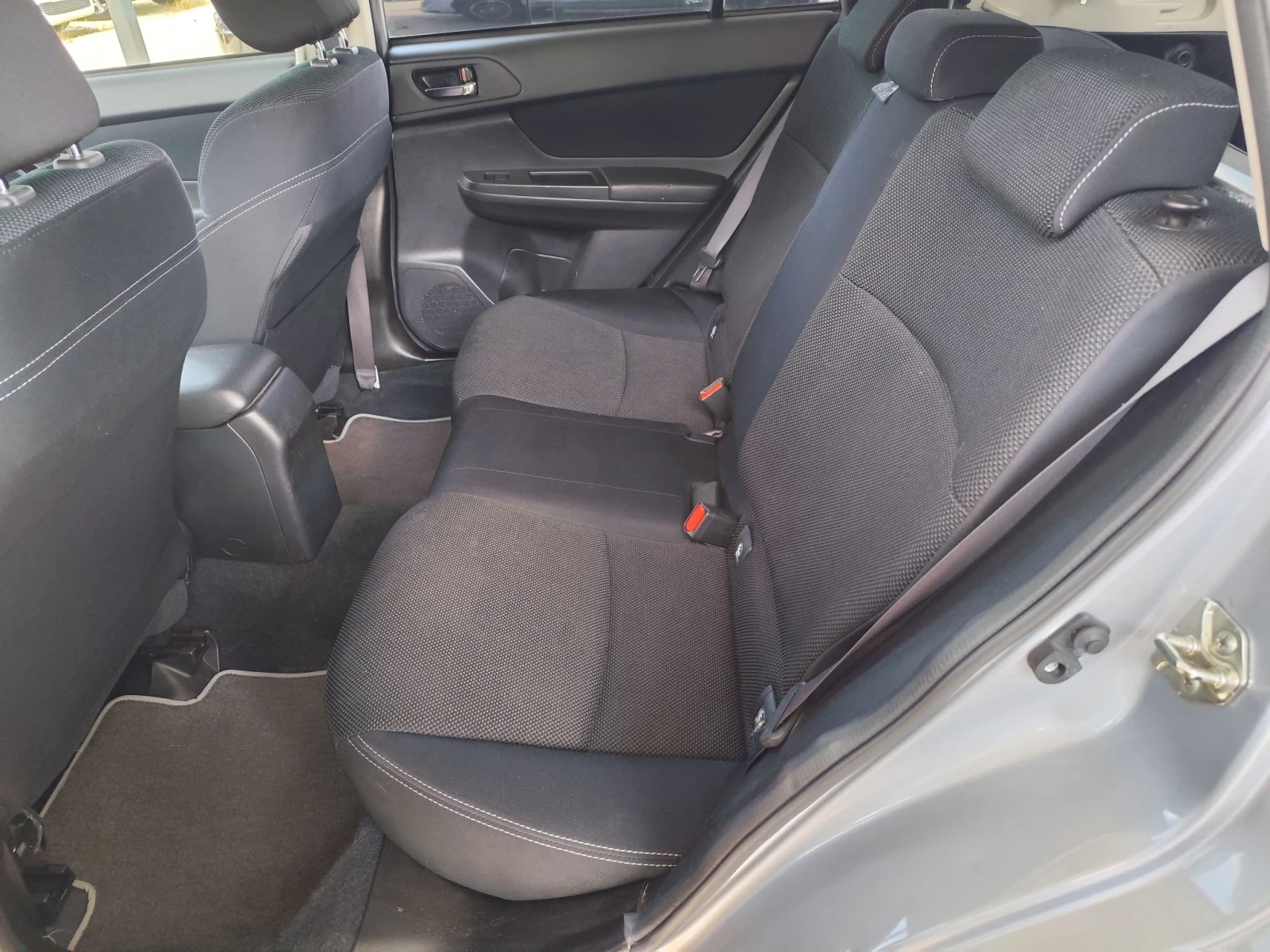 Subaru XV 2.0 Швейцария , снимка 9 - Автомобили и джипове - 55590215