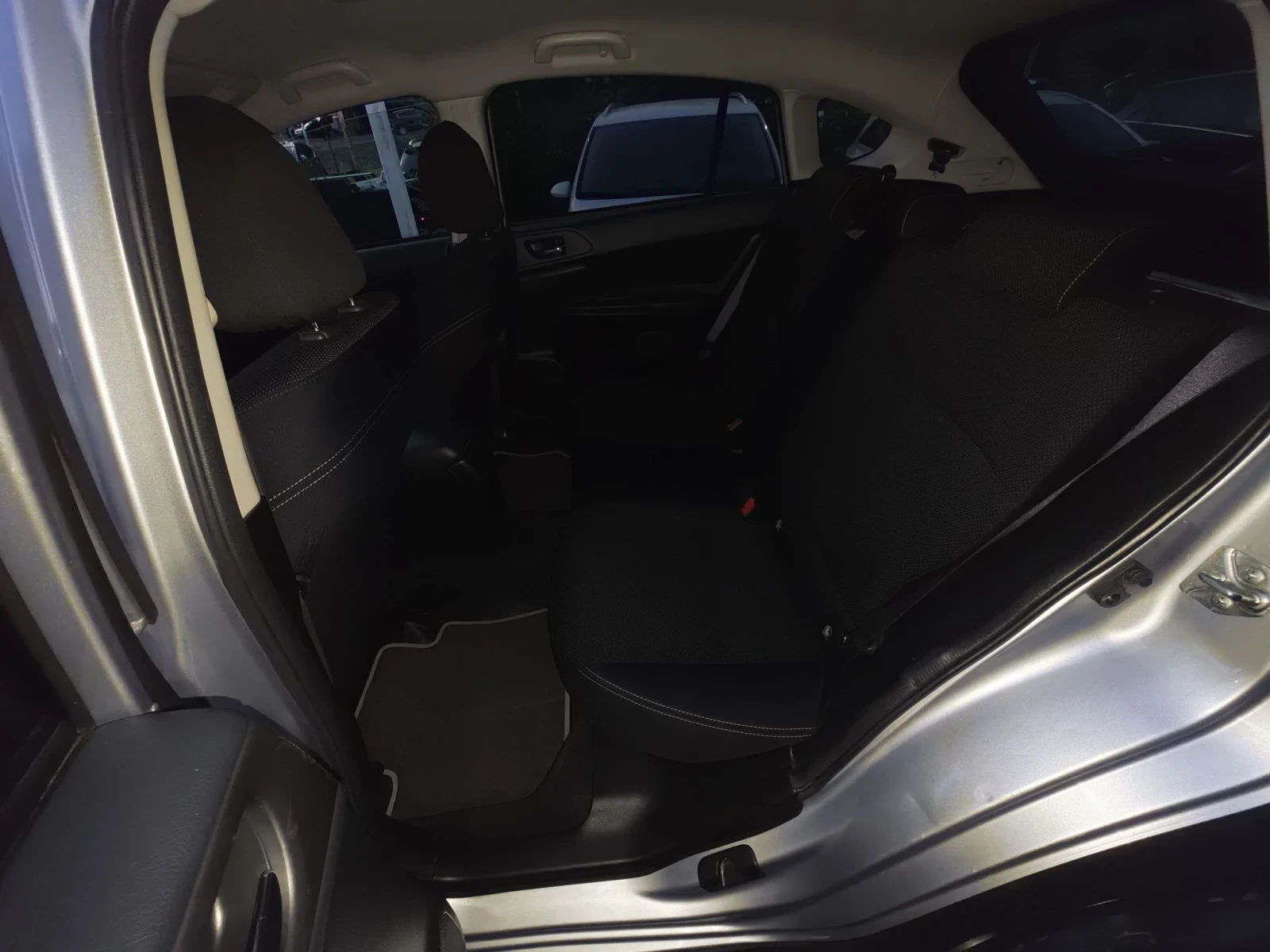 Subaru XV 2.0 Швейцария , снимка 11 - Автомобили и джипове - 55590215