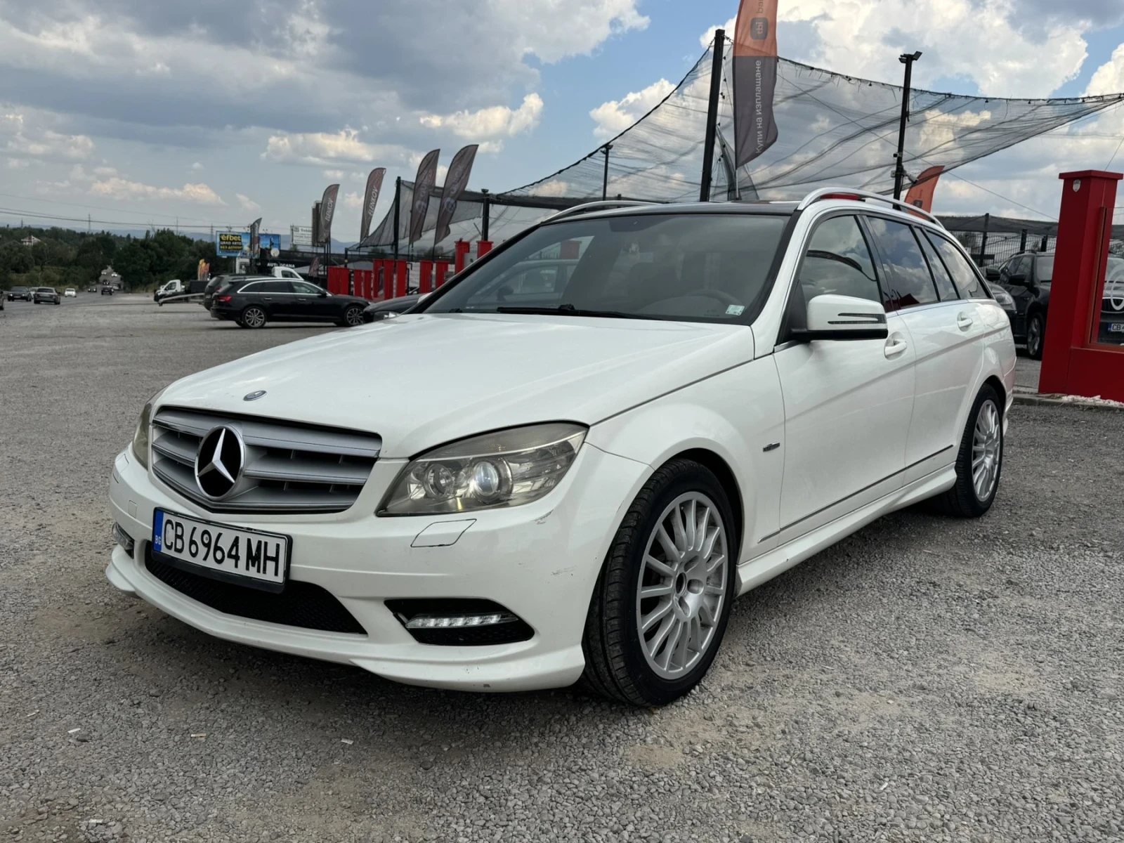 Mercedes-Benz C 220 ТОП* СОБСТВЕН ЛИЗИНГ* СМЕНЕНА ВЕРИГА, снимка 3 - Автомобили и джипове - 55639153