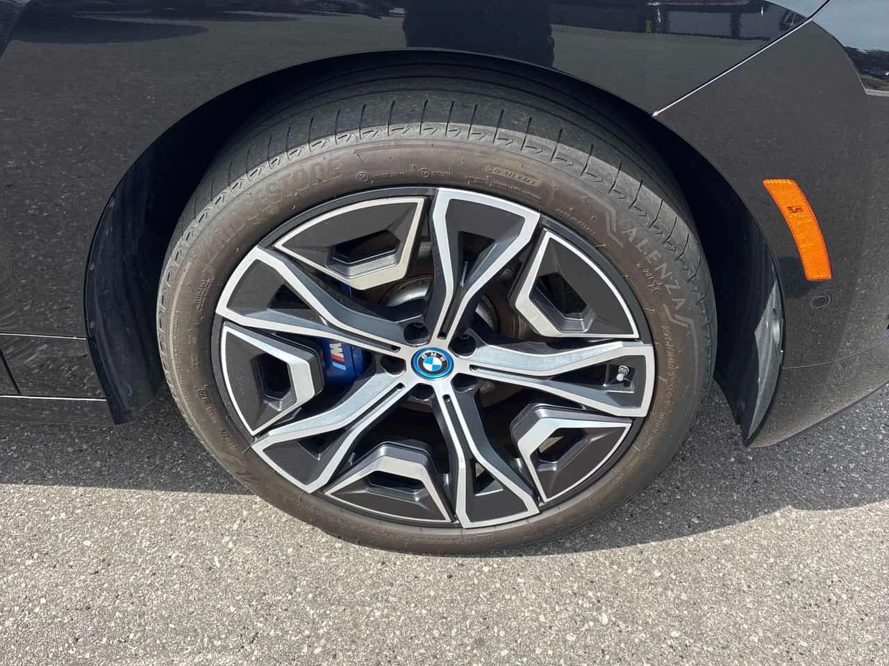 BMW iX * M60 xDrive * АВТОКРЕДИТ БЕЗ ПЪРВОНАЧАЛНА* , снимка 7 - Автомобили и джипове - 55734952