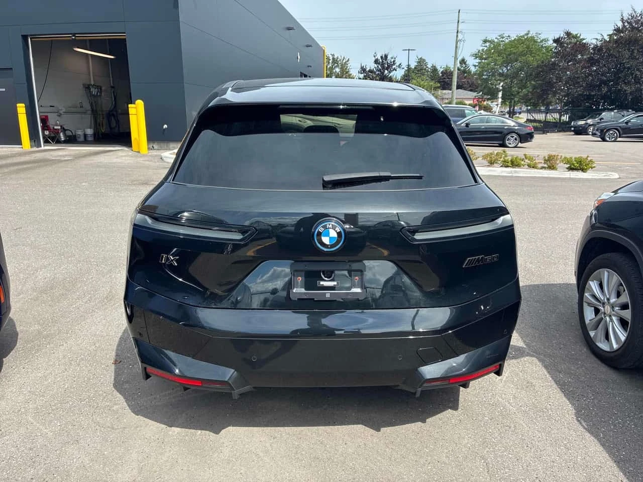 BMW iX * M60 xDrive * АВТОКРЕДИТ БЕЗ ПЪРВОНАЧАЛНА* , снимка 4 - Автомобили и джипове - 55734952