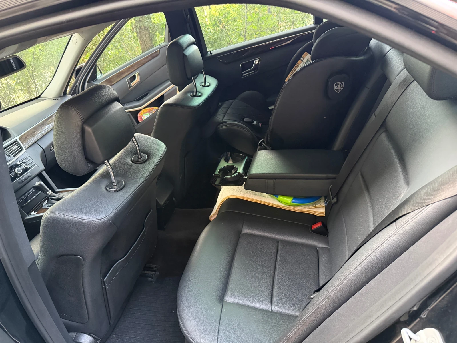 Mercedes-Benz E 200, снимка 15 - Автомобили и джипове - 55879900