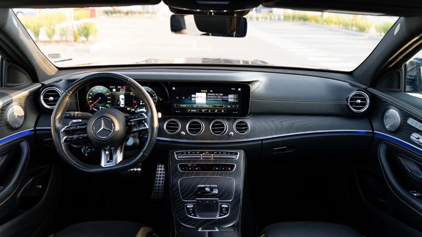 Mercedes-Benz E 63 AMG, снимка 3 - Автомобили и джипове - 56555324