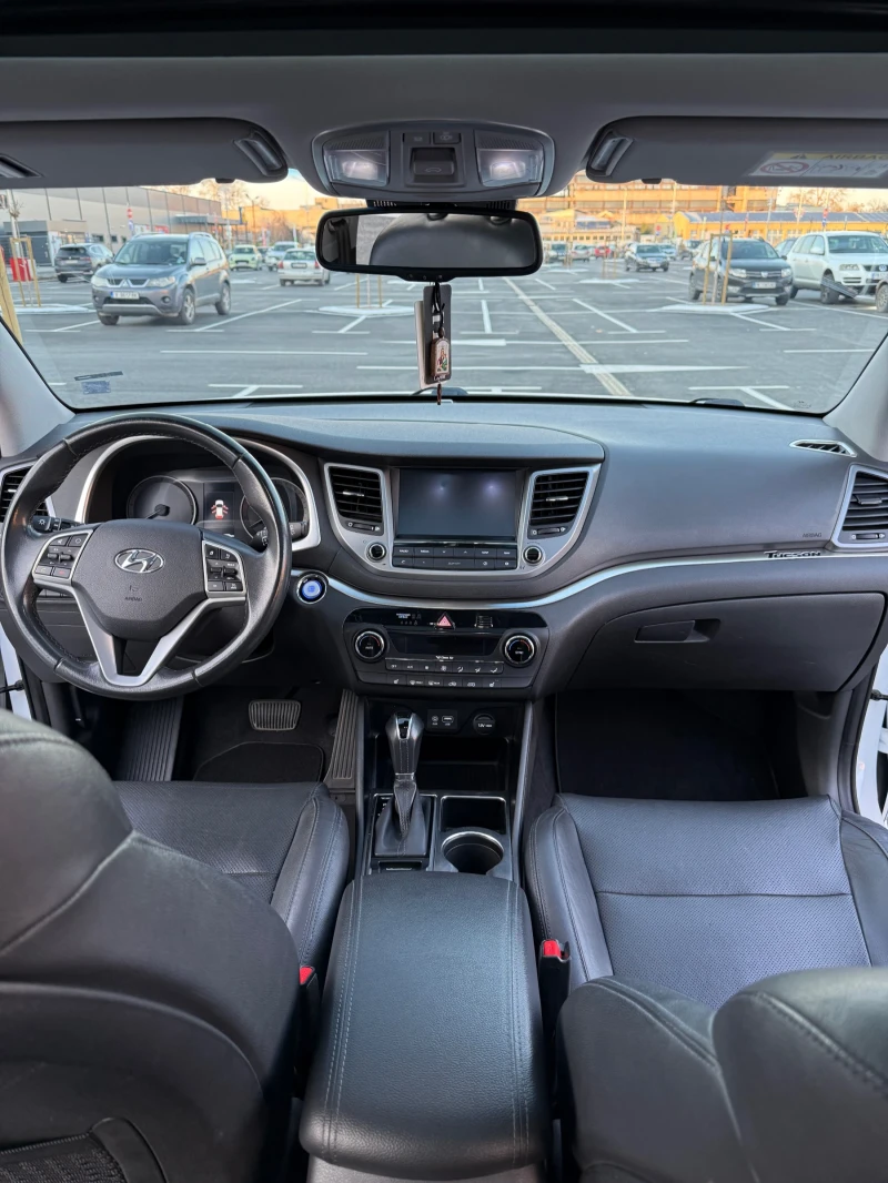 Hyundai Tucson 2.0 CRDI, снимка 11 - Автомобили и джипове - 49550496