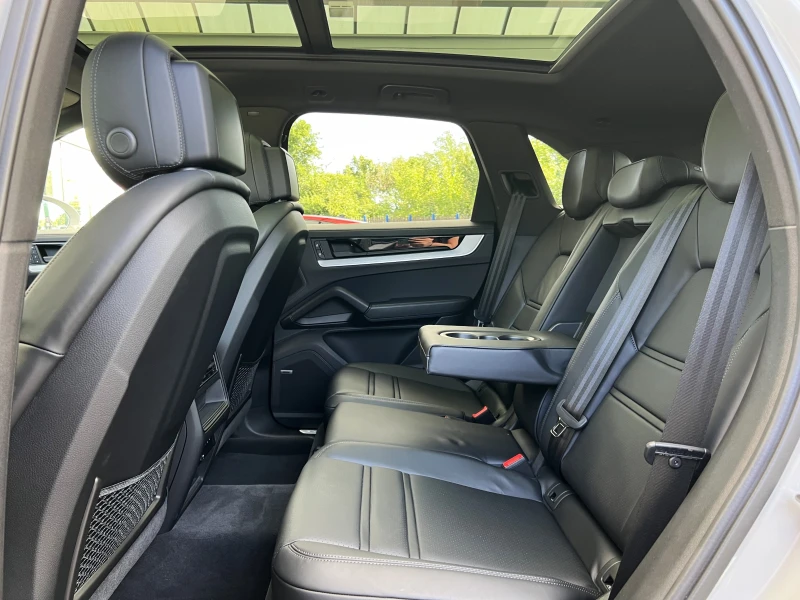 Porsche Cayenne V6/FACELIFT/SPORT DESIGN/LIFT/BOSE/PANO/MATRIX/360, снимка 16 - Автомобили и джипове - 52990682