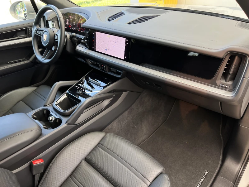 Porsche Cayenne V6/FACELIFT/SPORT DESIGN/LIFT/BOSE/PANO/MATRIX/360, снимка 15 - Автомобили и джипове - 52990682