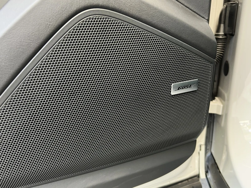 Porsche Cayenne V6/FACELIFT/SPORT DESIGN/LIFT/BOSE/PANO/MATRIX/360, снимка 8 - Автомобили и джипове - 52990682