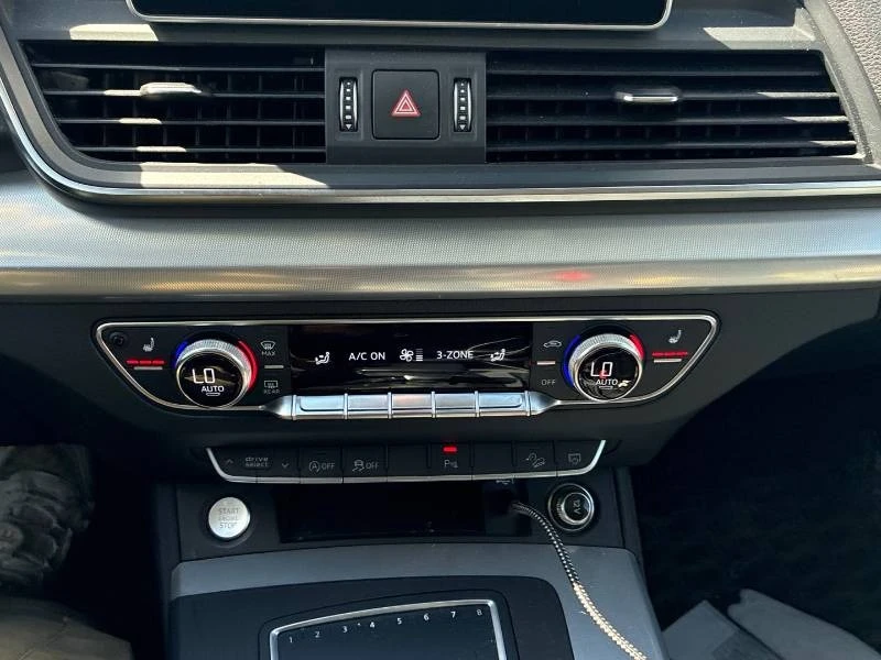 Audi Q5 * PROGRESSIV * 2 КЛЮЧА * 360 * ОПЦИЯ ЗА ФИНАНСИРАН, снимка 9 - Автомобили и джипове - 54997509