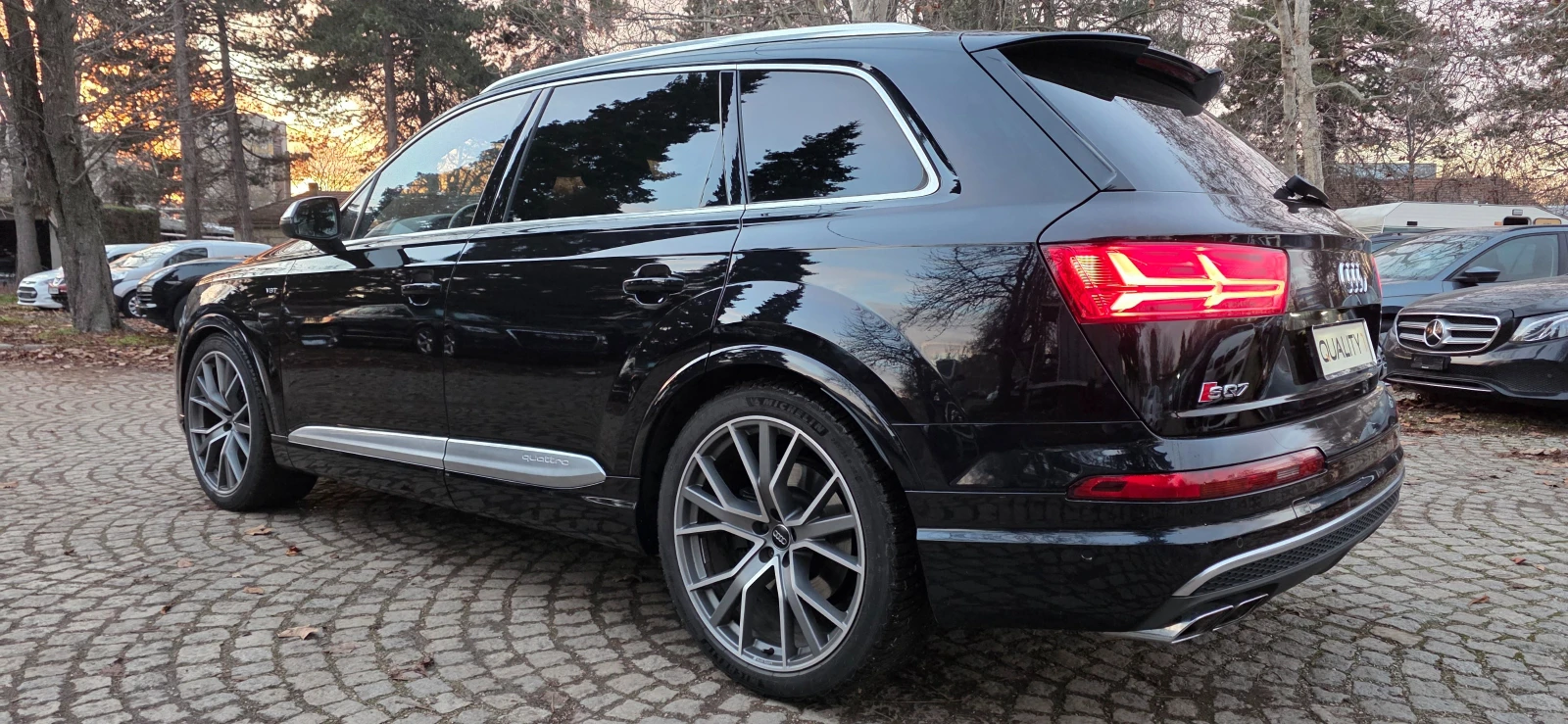 Audi SQ7 4.0 TDI* SOFT CLOSE* HUD* 7 МЕСТА* ПАНОРАМА* ШВЕЙЦ - изображение 5