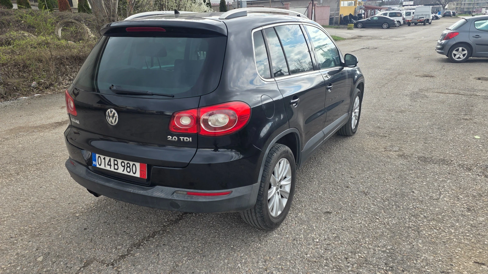 VW Tiguan 2.0tdi 4x4 automat, снимка 3 - Автомобили и джипове - 54083805