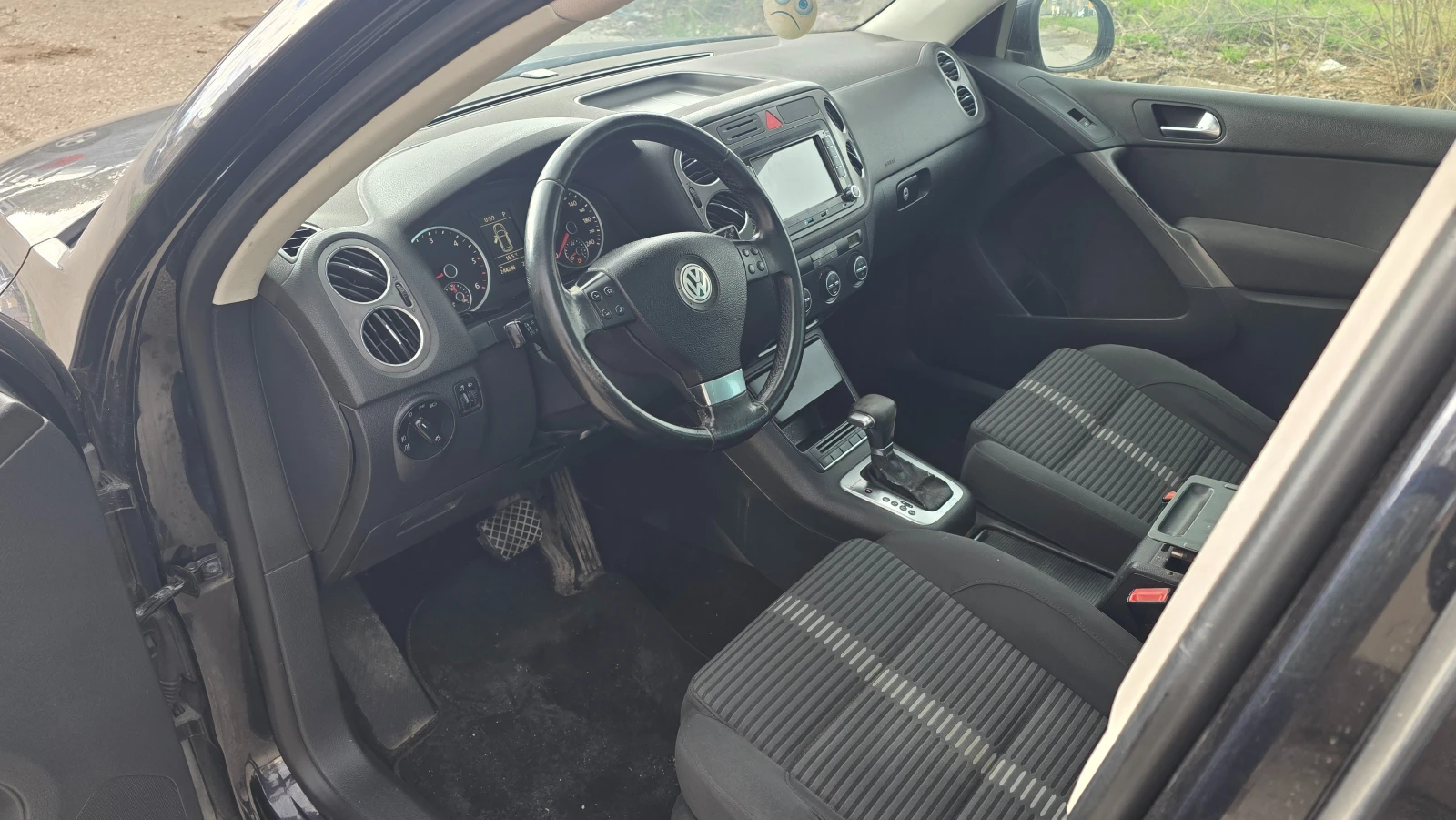 VW Tiguan 2.0tdi 4x4 automat, снимка 6 - Автомобили и джипове - 54083805