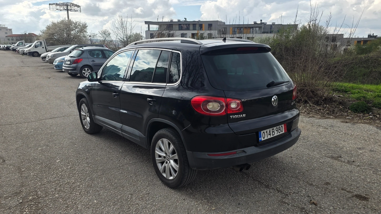 VW Tiguan 2.0tdi 4x4 automat, снимка 10 - Автомобили и джипове - 54083805