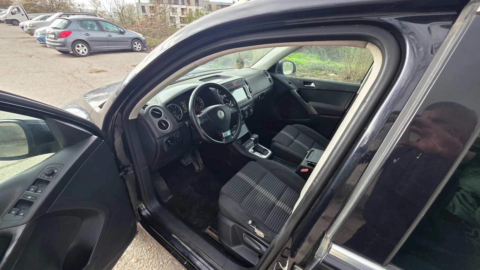 VW Tiguan 2.0tdi 4x4 automat, снимка 14 - Автомобили и джипове - 54083805