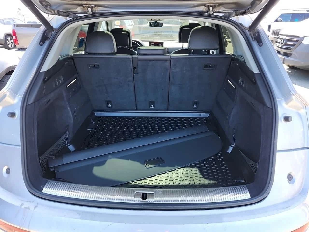 Audi Q5 PROGRESSIV| ПАМЕТ| ПАНОРАМА| CARFAX| , снимка 12 - Автомобили и джипове - 54164135