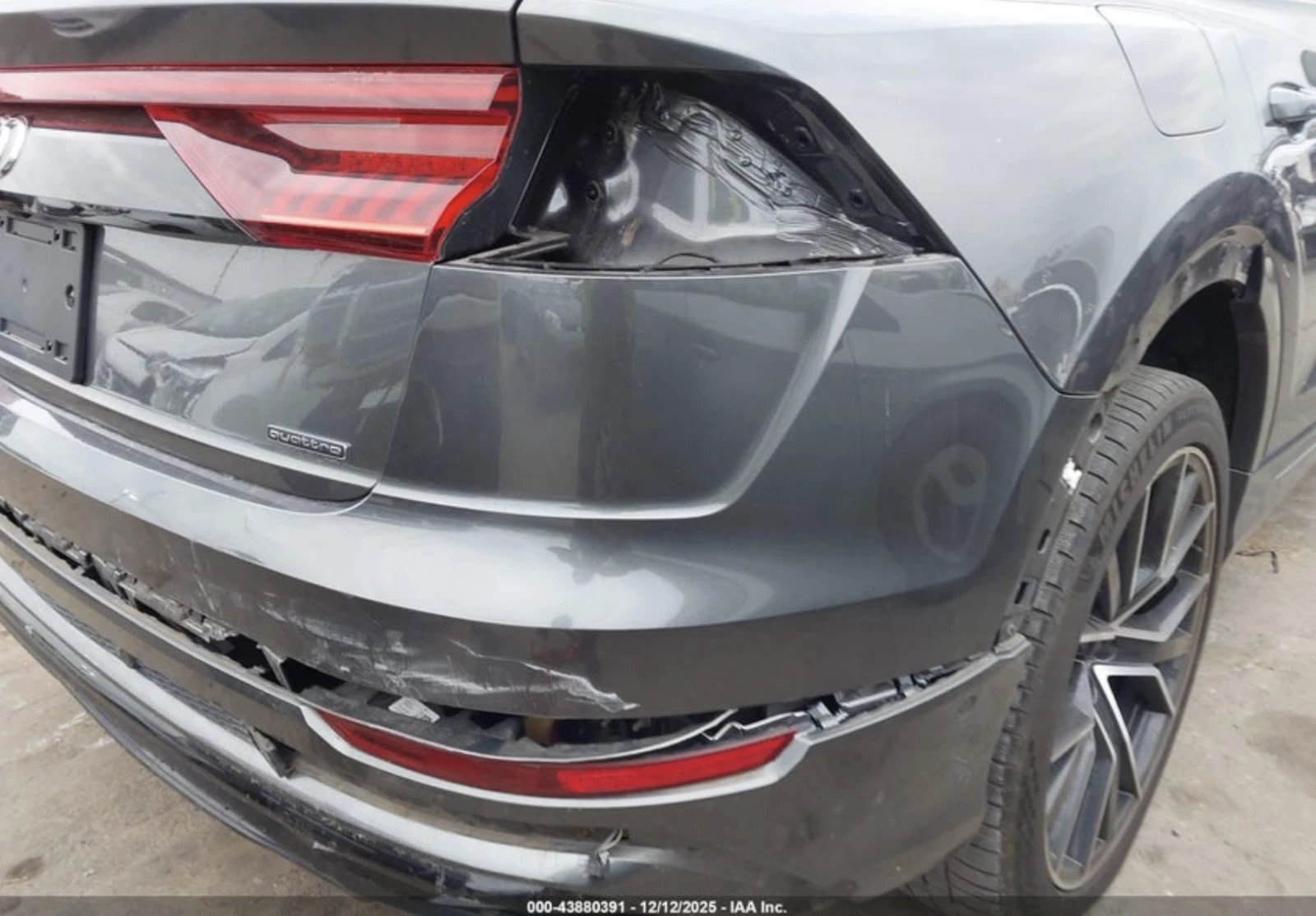 Audi Q8 АВТОКРЕДИТ, снимка 6 - Автомобили и джипове - 54553430