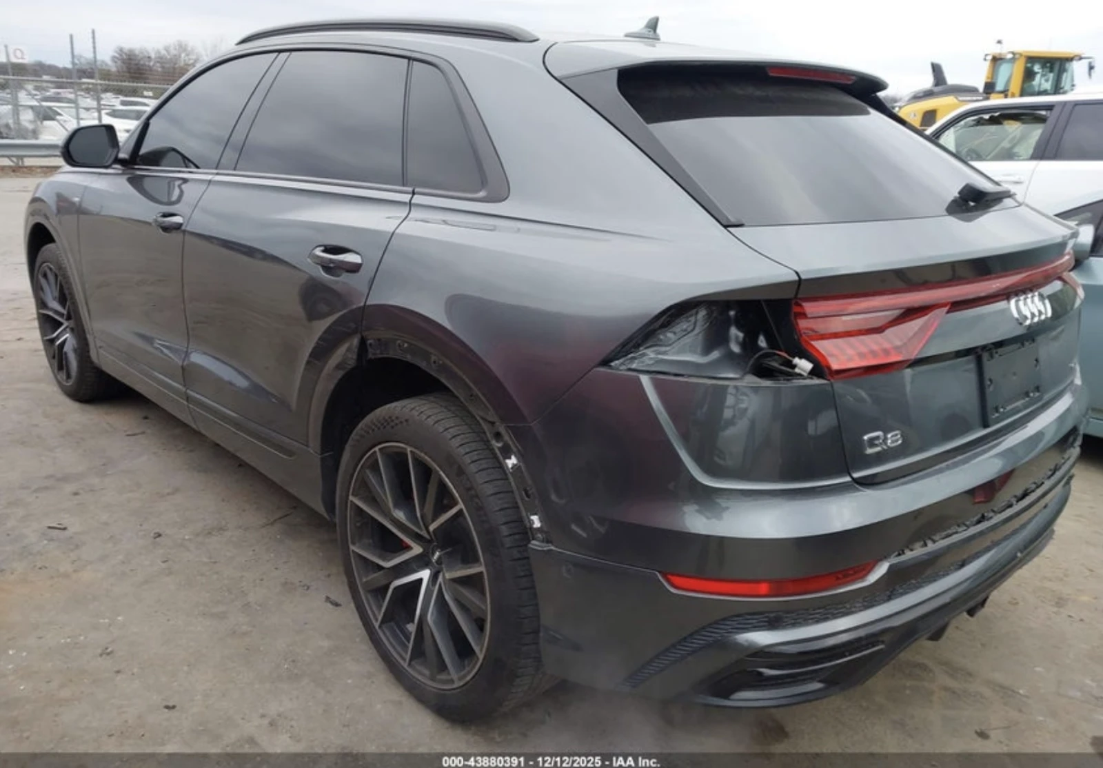 Audi Q8 АВТОКРЕДИТ, снимка 3 - Автомобили и джипове - 54553430
