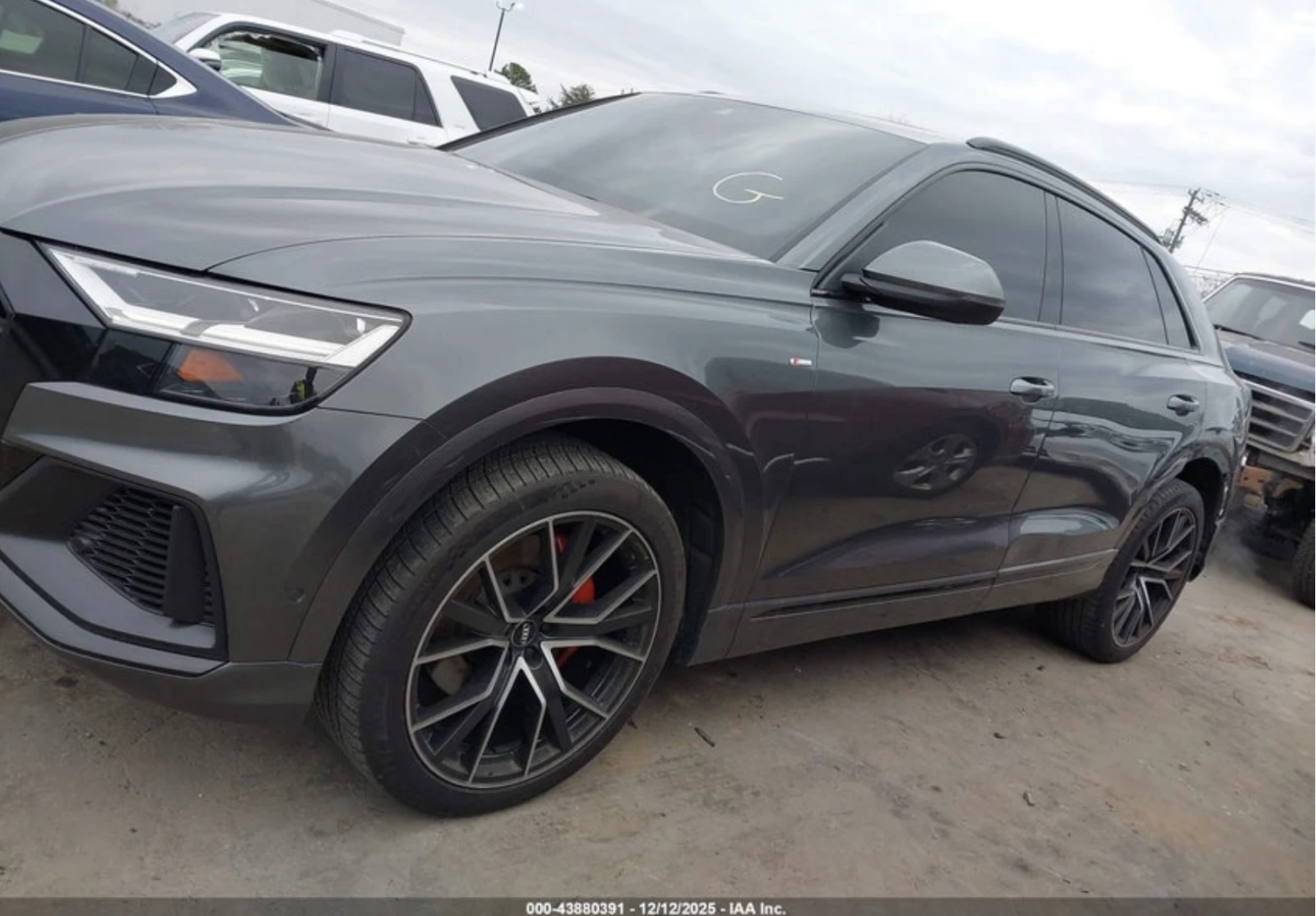 Audi Q8 АВТОКРЕДИТ, снимка 9 - Автомобили и джипове - 54553430
