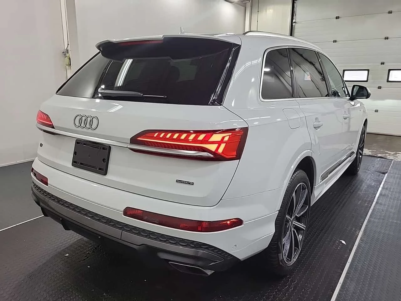 Audi Q7  S-LINE PROGRESSIV | DISTRONIC | PANO | ОБДУХВАНЕ , снимка 3 - Автомобили и джипове - 54906968