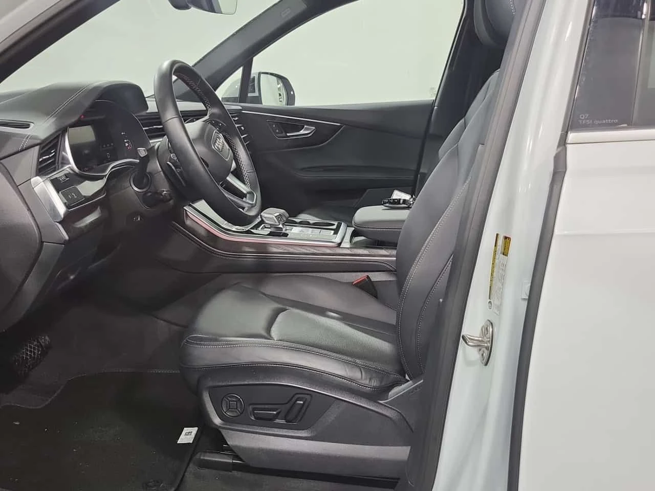 Audi Q7  S-LINE PROGRESSIV | DISTRONIC | PANO | ОБДУХВАНЕ , снимка 9 - Автомобили и джипове - 54906968