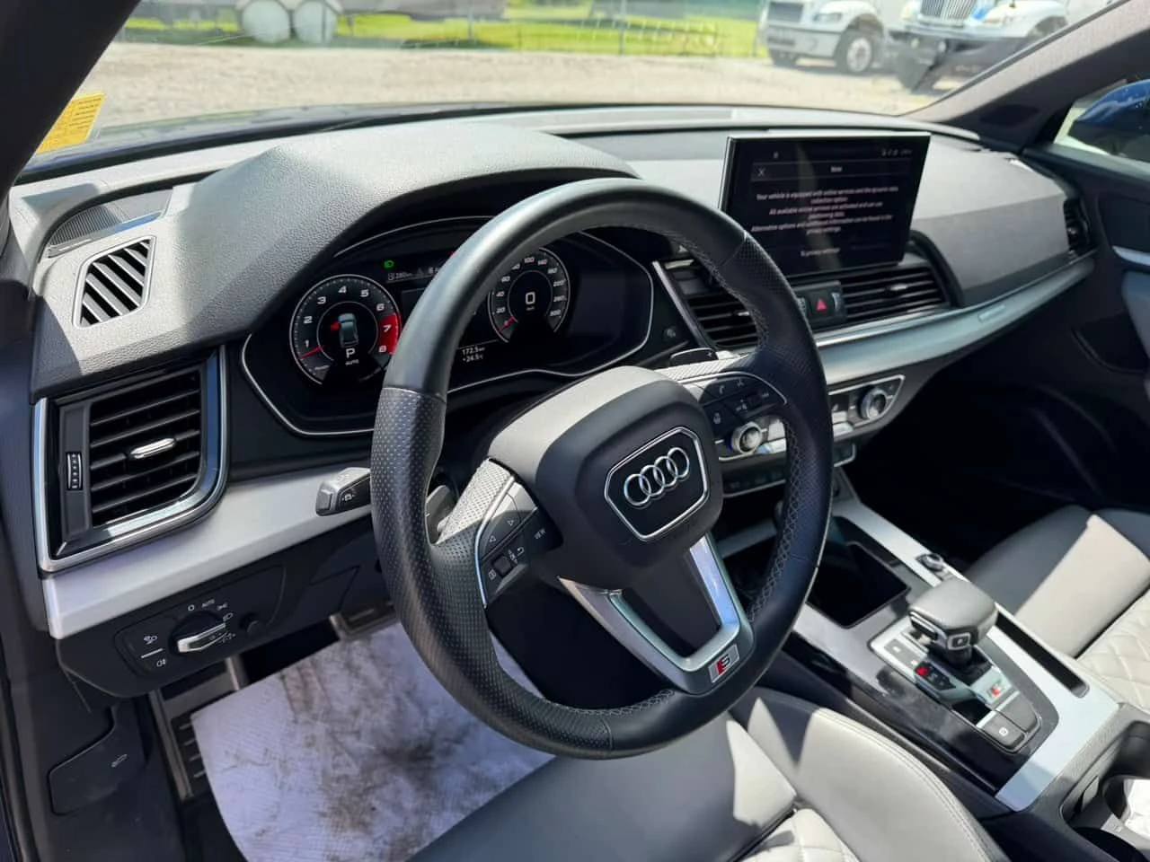 Audi SQ5 Technik / 360 / DIS / B&O / MATRIX / , снимка 9 - Автомобили и джипове - 54978567