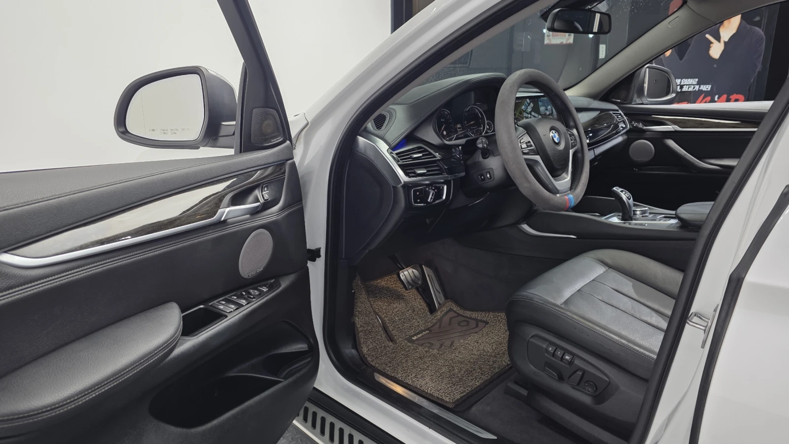 BMW X6 xDrive30d* HUD* ЕЛ. БАГАЖНИК* ЛЮК* КРАЙНА ЦЕНА, снимка 10 - Автомобили и джипове - 55340489