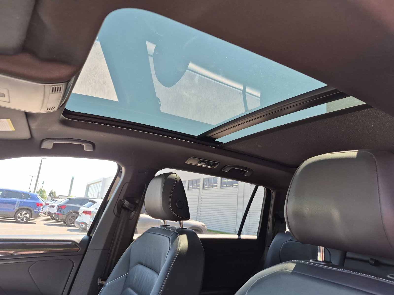 VW Tiguan  Highline / ПАНОРАМА / АВТОКРЕДИТ , снимка 10 - Автомобили и джипове - 55953647