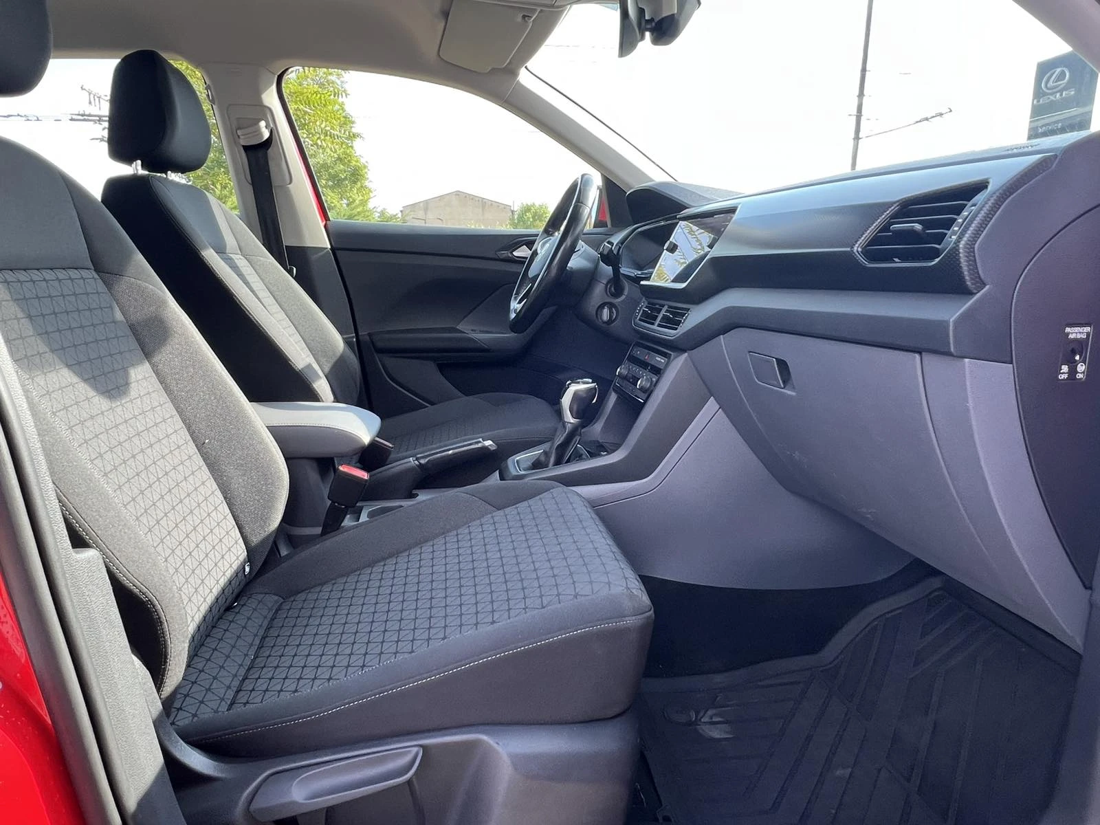 VW T-Cross 1.5 DSG 150 hp, снимка 13 - Автомобили и джипове - 56438941