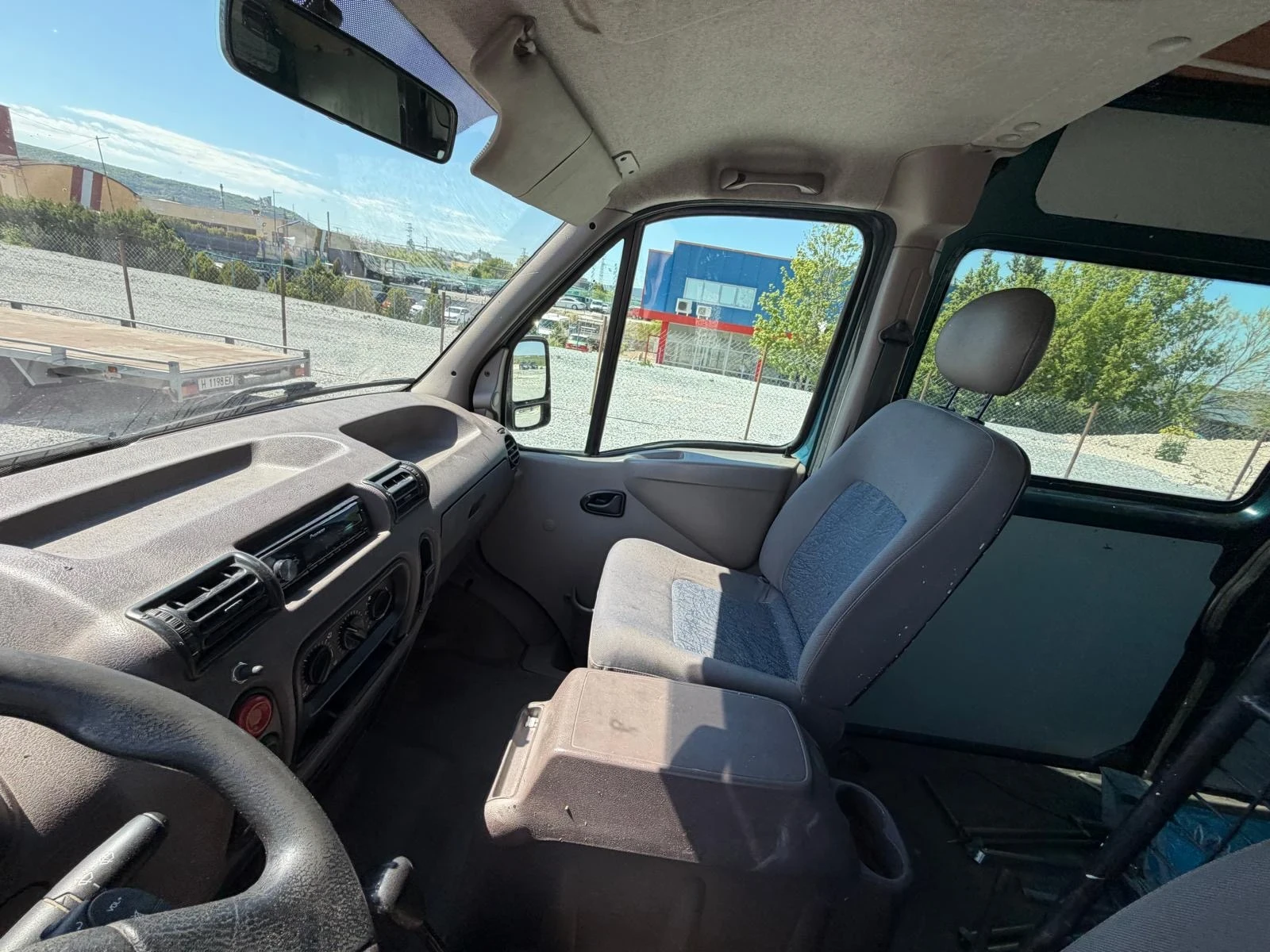 Renault Master 2.8 TDI, снимка 10 - Бусове и автобуси - 54494165