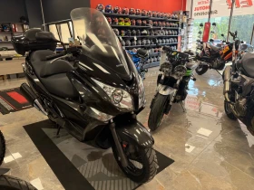     Honda Silver Wing 400cc.