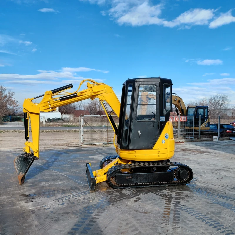 Багер Komatsu PC28UU-2E * НАЛИЧЕН * ТОП СЪСТОЯНИЕ * , снимка 2 - Индустриална техника - 51578566