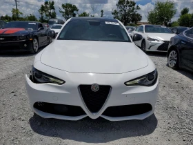 Alfa Romeo Giulia AWD* Q4* ПОДГРЕВ* ПАНОРАМА* КАМЕРА* KEYLESS* , снимка 3