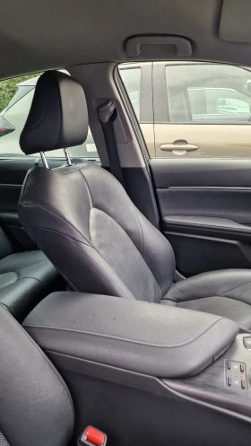 Toyota Camry, снимка 17 - Автомобили и джипове - 53650268