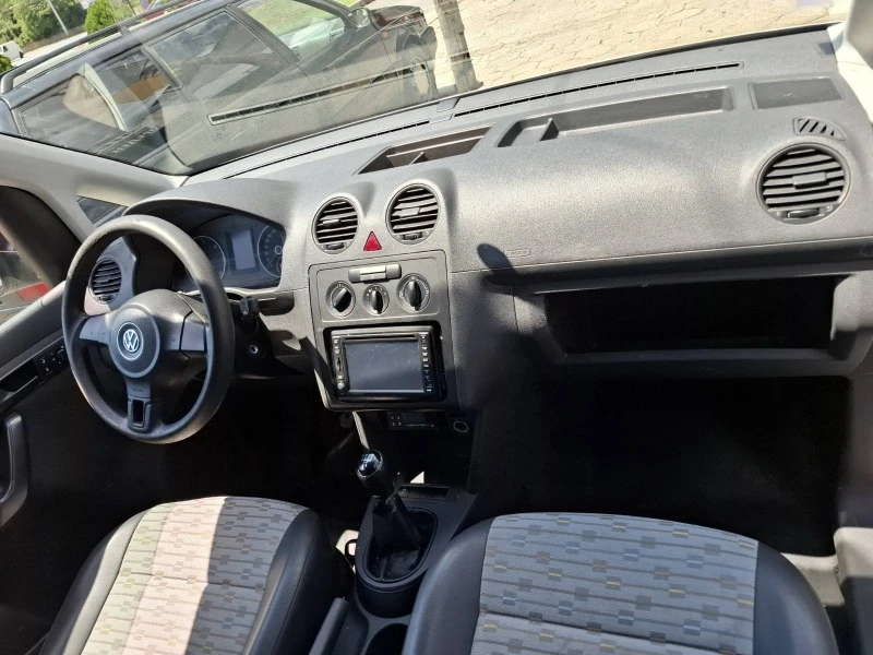 VW Caddy, снимка 6 - Автомобили и джипове - 46734054