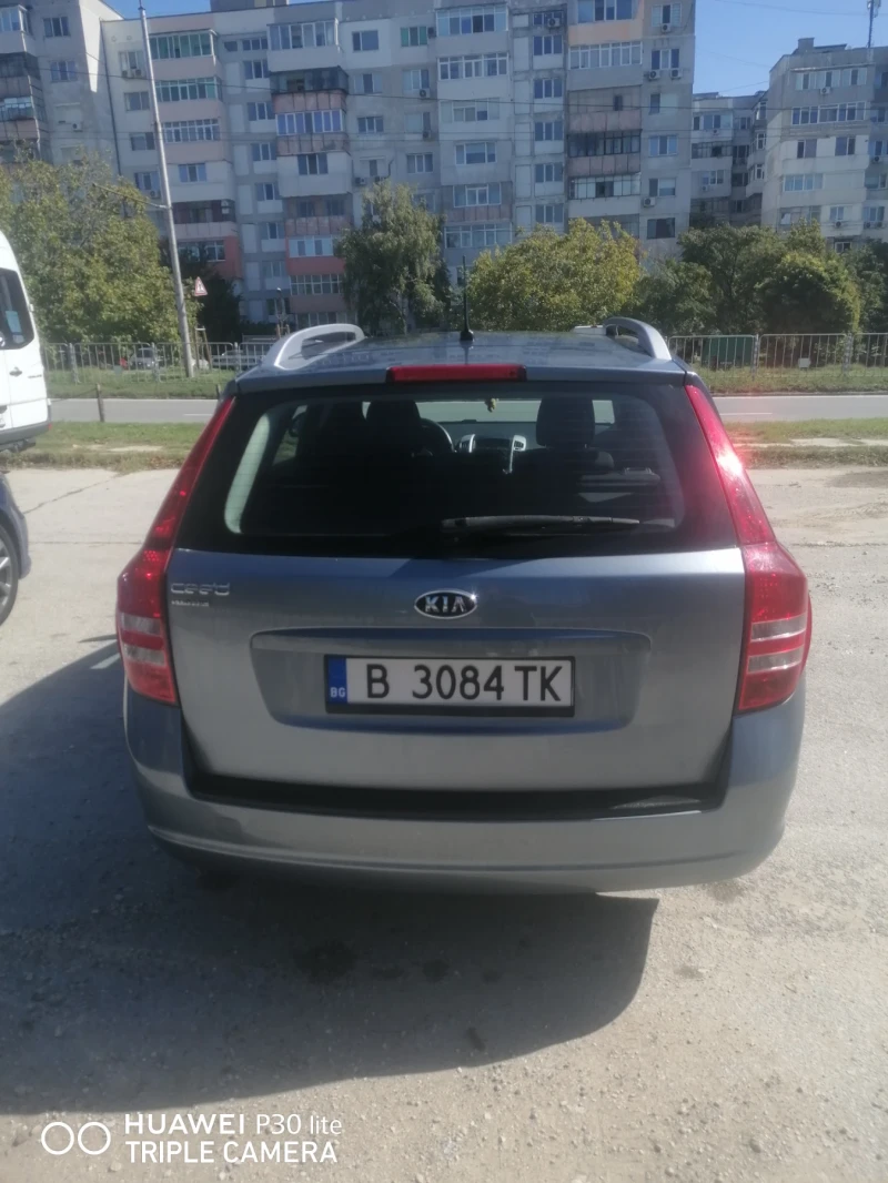 Kia Ceed 1.6, снимка 3 - Автомобили и джипове - 47450134