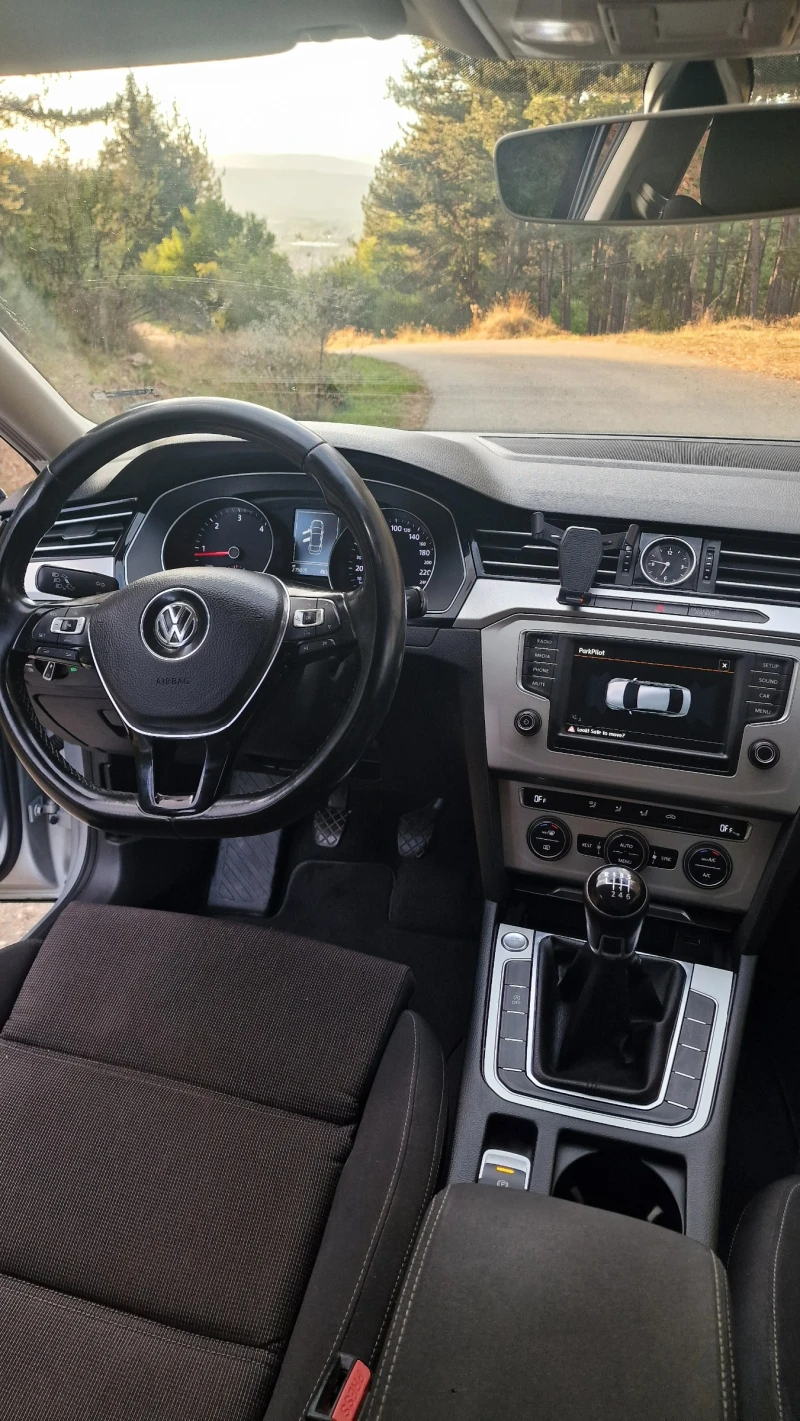 VW Passat, снимка 10 - Автомобили и джипове - 47505257