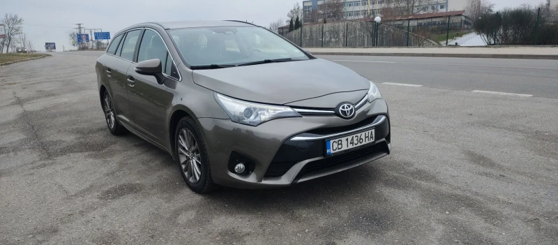 Toyota Avensis D4D 2.0, снимка 4 - Автомобили и джипове - 49337963