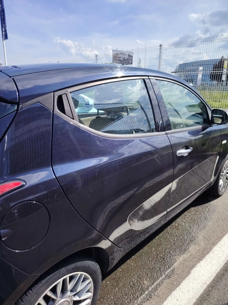 Lancia Ypsilon Twinair 0.9 turbo, бензин , снимка 12 - Автомобили и джипове - 52001904