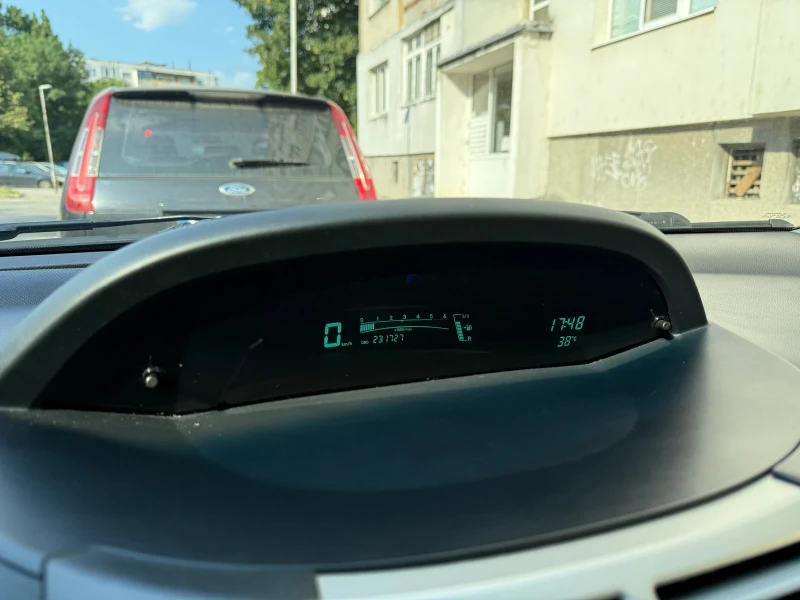 Toyota Yaris, снимка 6 - Автомобили и джипове - 50812273