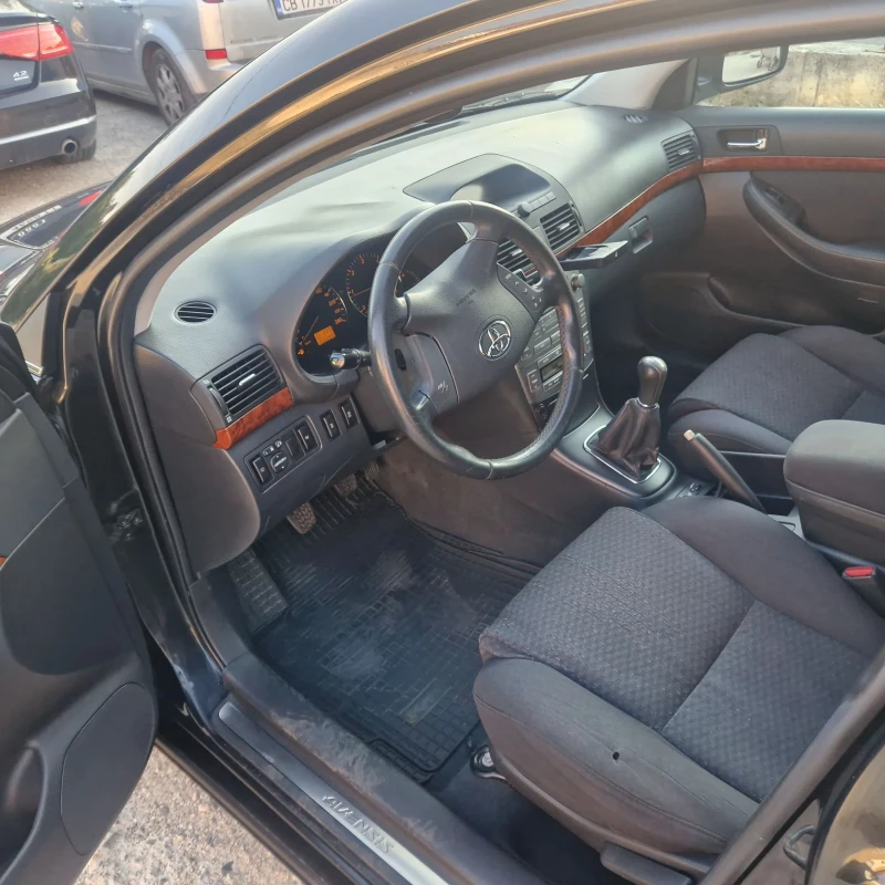 Toyota Avensis 2, 0 DCDI, снимка 5 - Автомобили и джипове - 51302778